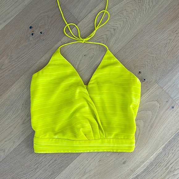 NBD Tops - Cutest Yellow Detail Top!
